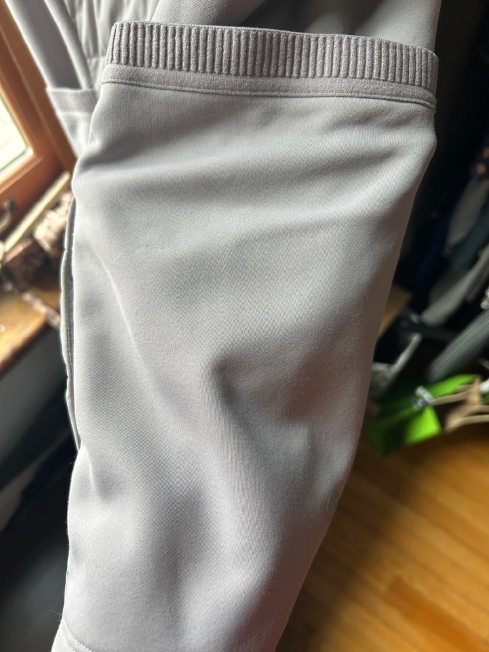 Lululemon Chrome Down for it all vest, size 8 - Picture 15 of 15